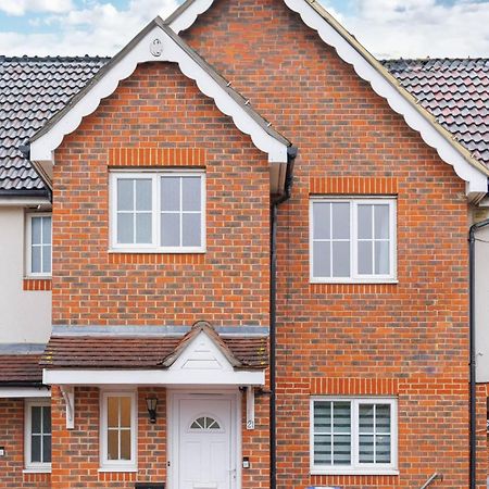 Stylish 3 Bedroom And Free Parking Thamesmead  Eksteriør billede